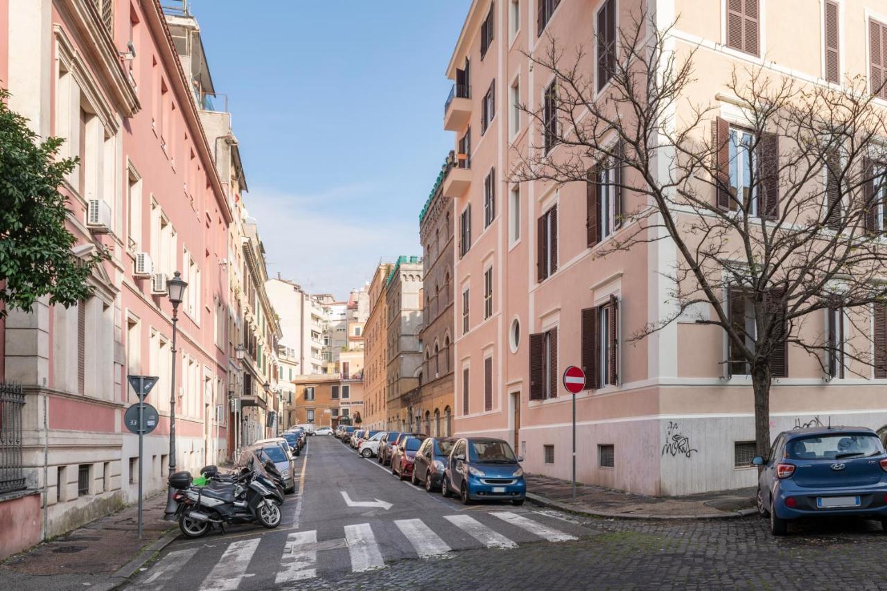 White Flat Cross Apartment Rom